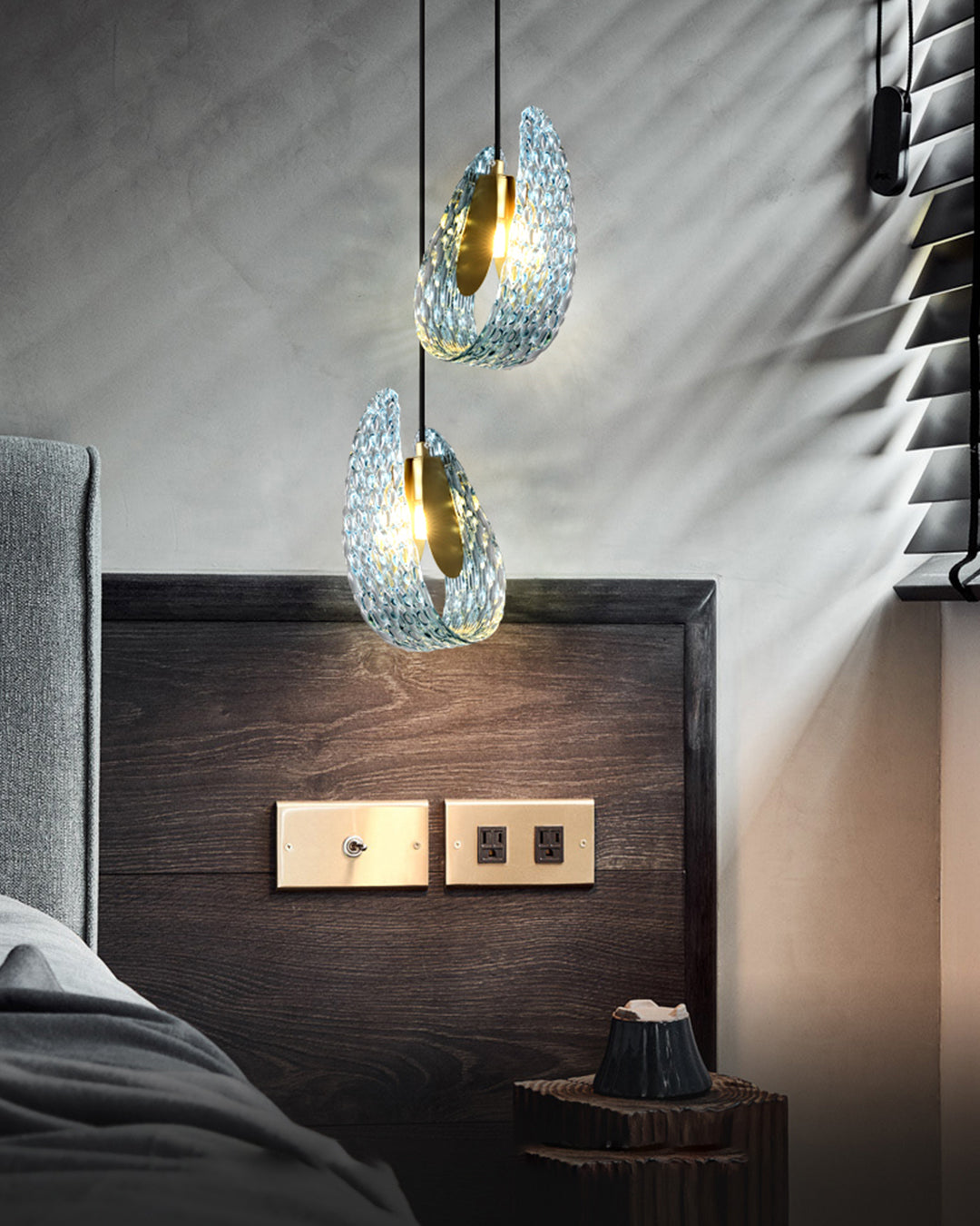 WOMO Peacock Blue Artistic Glass Pendant Lamp - WM2213a