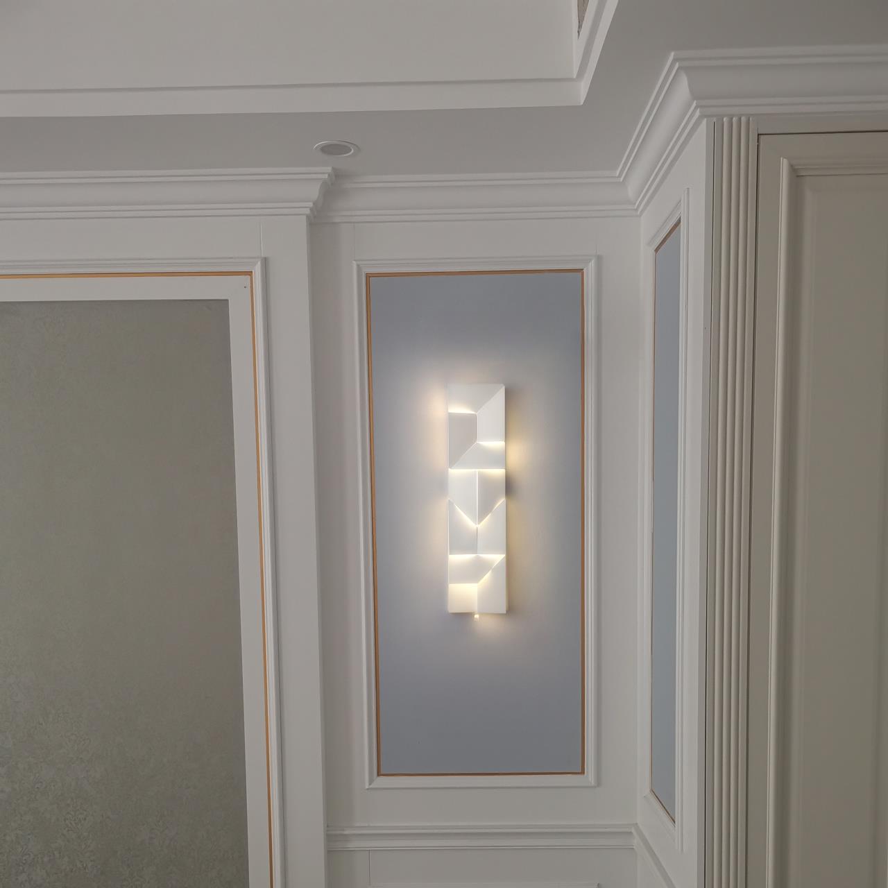 WOMO Rectangular wall light with a sculptural design - WM6020