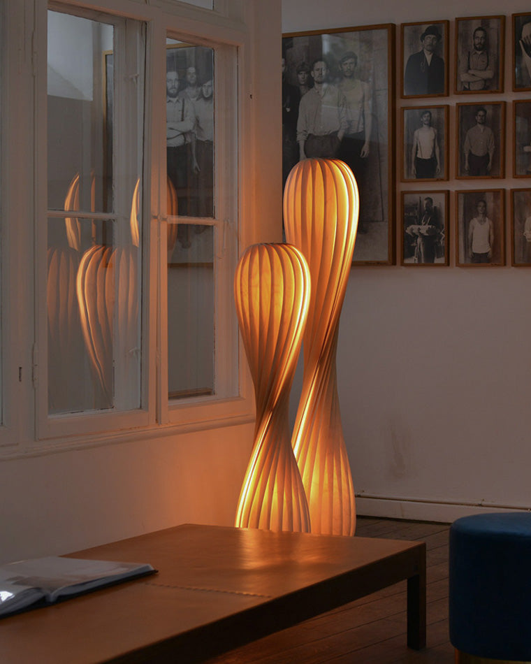 WOMO Lámpara de pie de madera Twisted Tower - WM7044