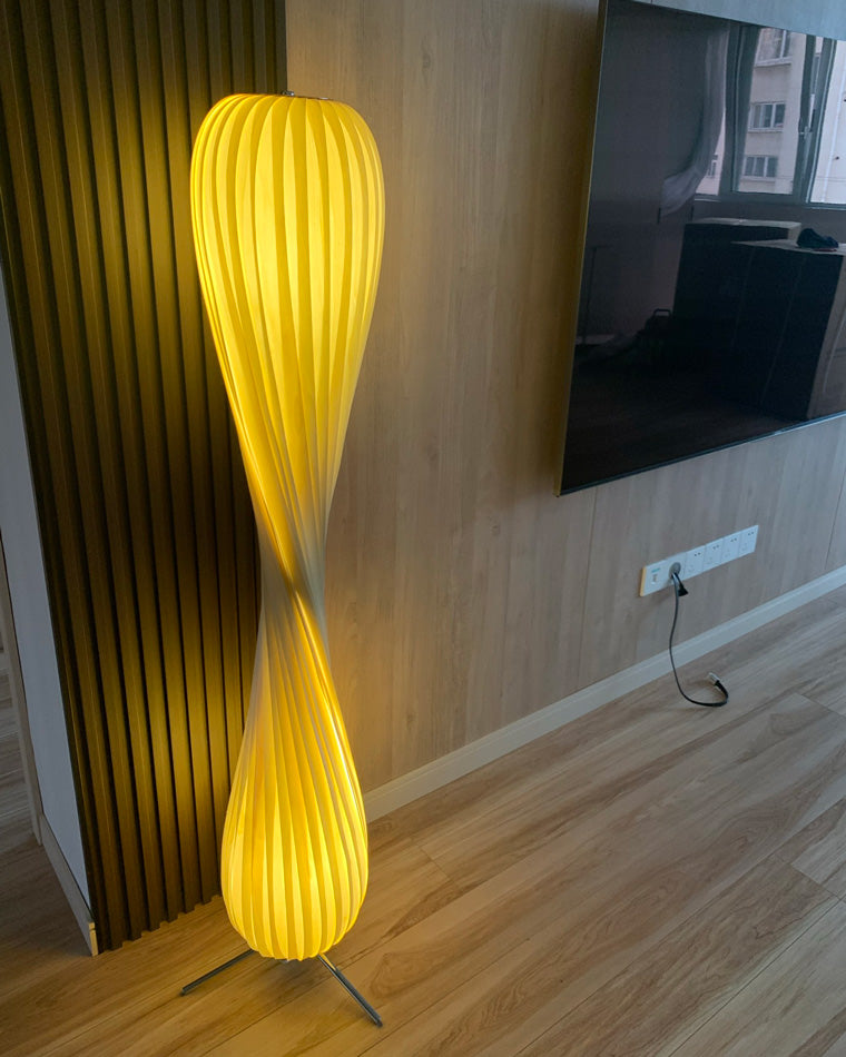 WOMO Lámpara de pie de madera Twisted Tower - WM7044
