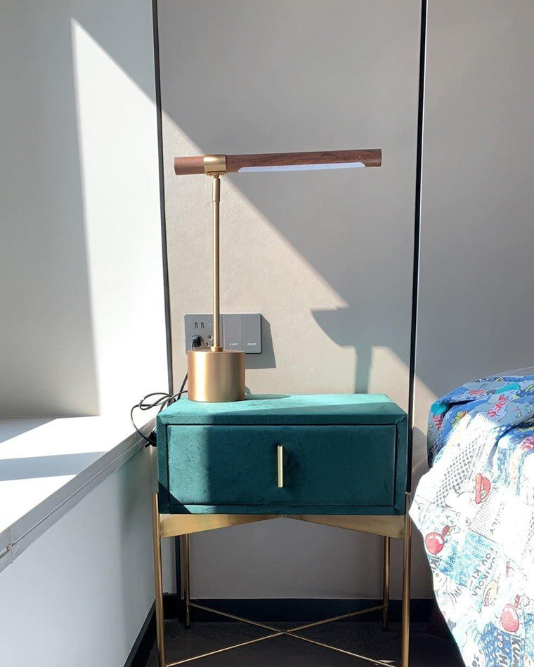 Lámpara de mesa voladiza WOMO con aspecto de nogal - WM8010