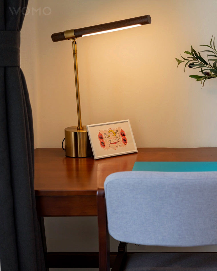 Lámpara de mesa voladiza WOMO con aspecto de nogal - WM8010