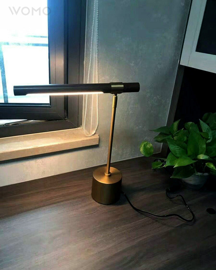 Lámpara de mesa voladiza WOMO con aspecto de nogal - WM8010
