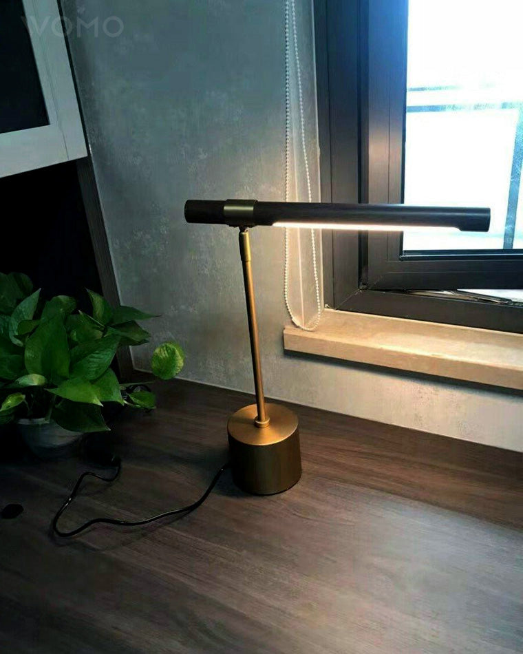 Lámpara de mesa voladiza WOMO con aspecto de nogal - WM8010