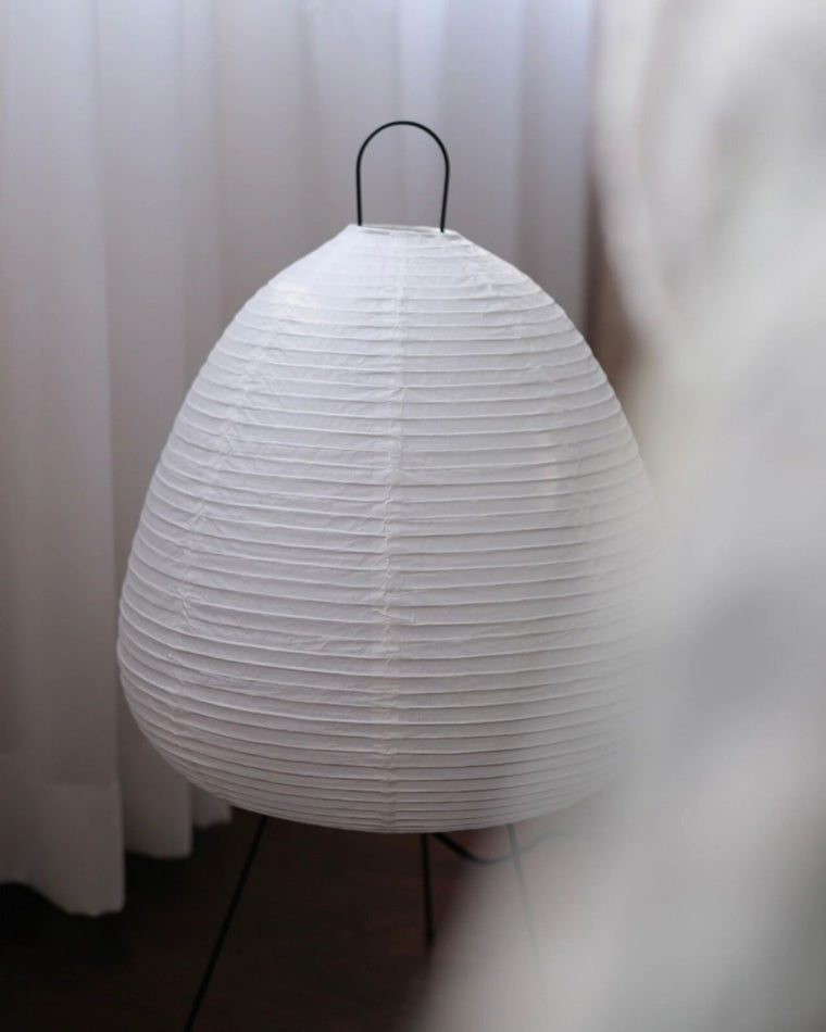 Lámpara de mesa tipo farol de papel con trípode japonés WOMO-WM8023