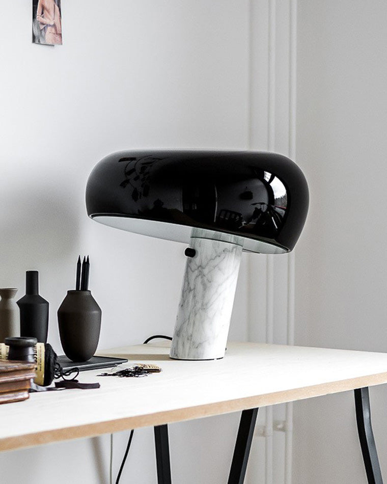 Lámpara de mesa WOMO Scandi con diseño de perro de mármol - WM8029
