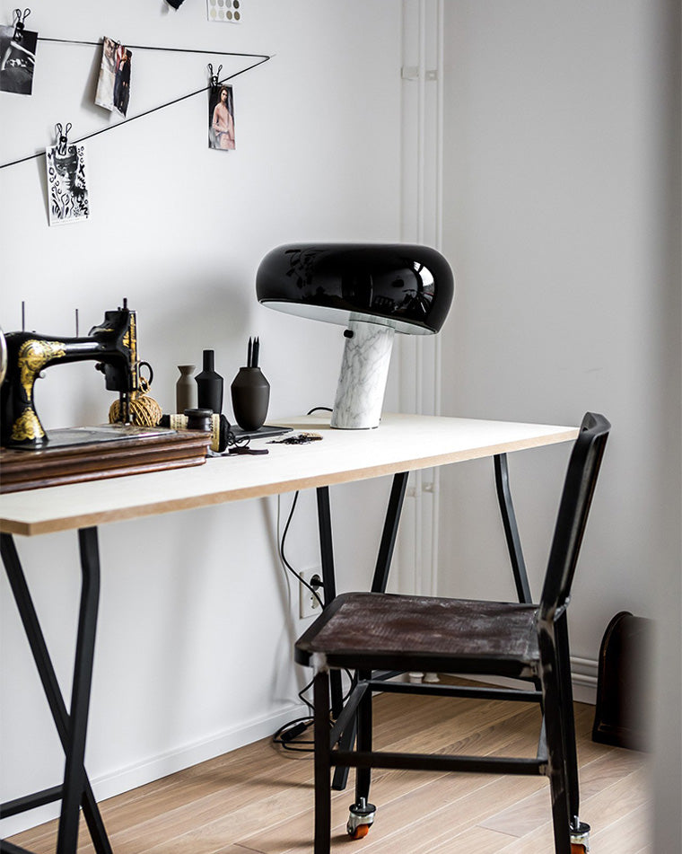 Lámpara de mesa WOMO Scandi con diseño de perro de mármol - WM8029